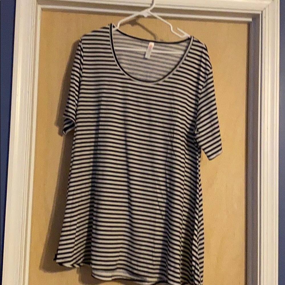 Gently used LuLaRoe Tshirt 2xl